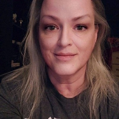 Доволна клиентка споделя отзив за Airways лепенки за уста — край на хъркането и по-добро носово дишане по време на сън